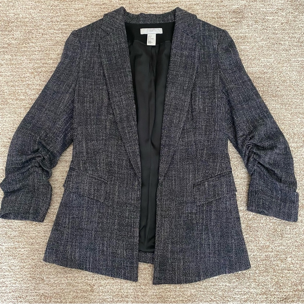 Black and white textured H&M women’s blazer